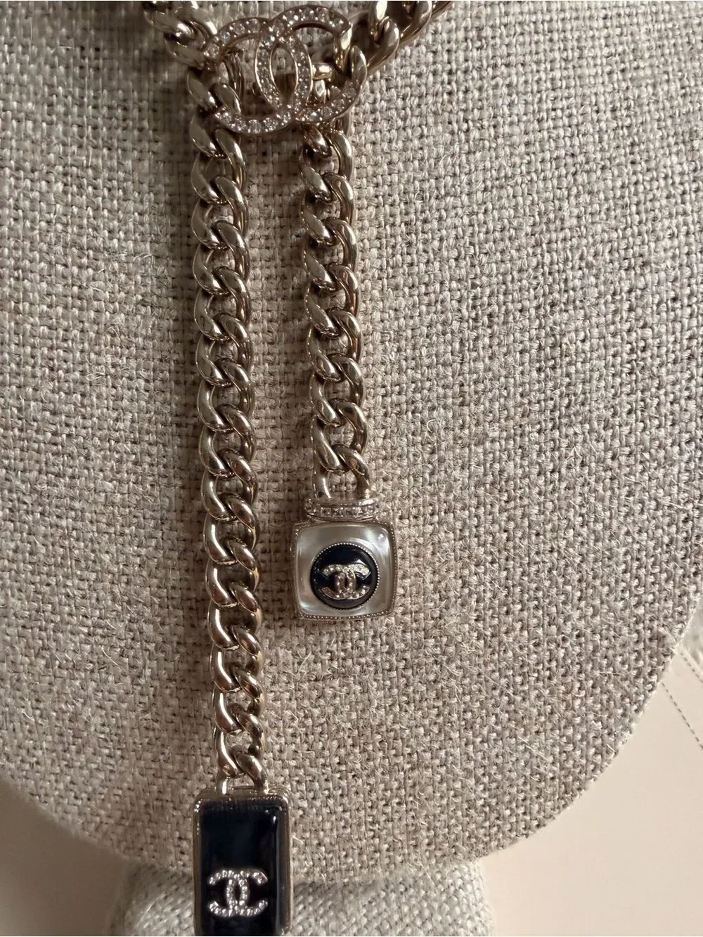 CHANEL metal strass